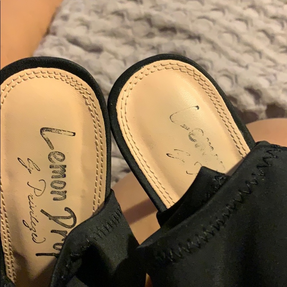 Heels - Picture 5 of 5